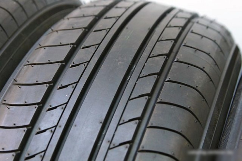 Yokohama E70N 215/55R17 94V