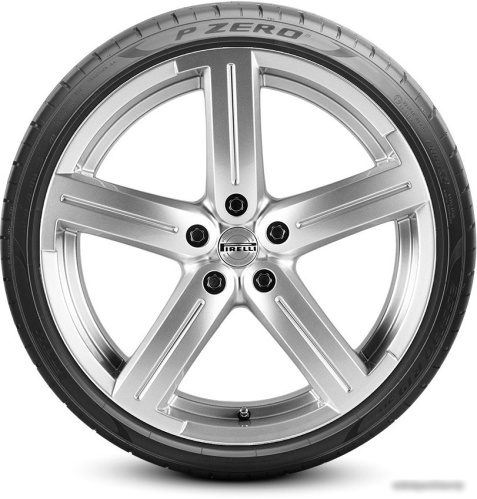 Pirelli P Zero PZ4 255/30R22 95Y