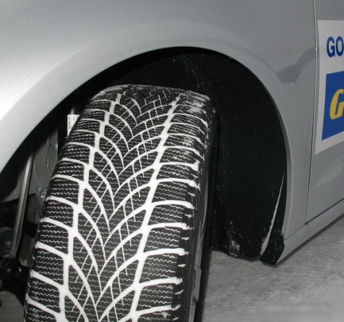 Goodyear UltraGrip Ice 2 225/45R17 94T