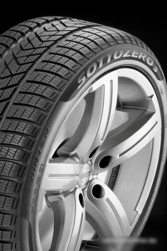 Pirelli Winter Sottozero 3 245/50R18 100H (run-flat)