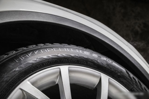 Nokian Tyres Hakkapeliitta 9 SUV 275/50R21 113T