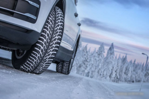 Nokian Tyres Hakkapeliitta 9 SUV 275/50R21 113T