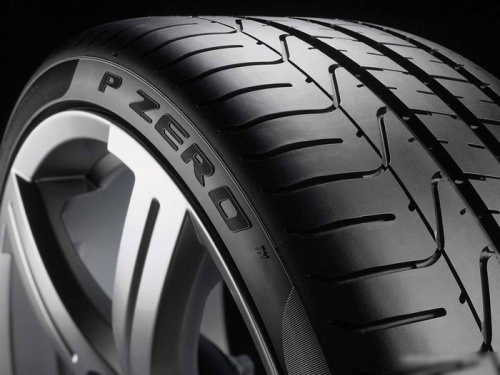 Pirelli P Zero 275/40R19 101Y