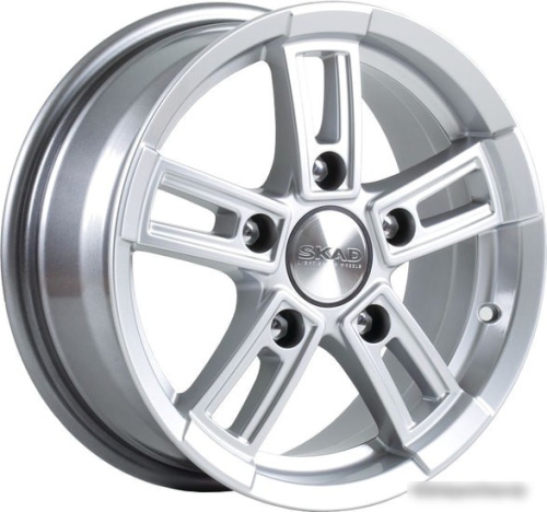 SKAD Тор 18x8" 6x139.7мм DIA 106.2мм ET 25мм Сильвер
