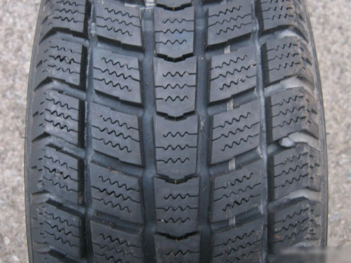 Roadstone Euro-Win 650 205/65R16C 107/105R