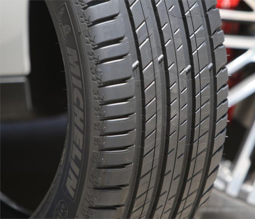 Michelin Latitude Sport 3 235/60R18 103V