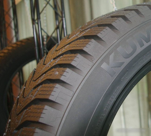 Kumho WinterCraft ice Wi31 245/40R19 98T