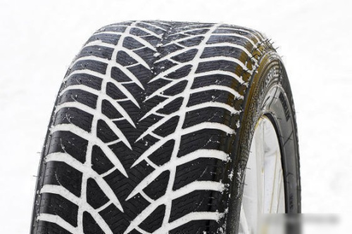 Goodyear UltraGrip+ SUV 245/65R17 107H